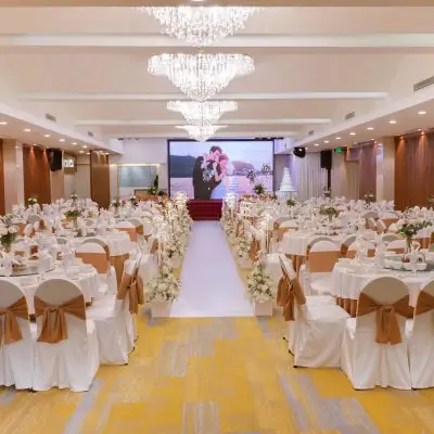 Review Nhà Hàng Tiệc Cưới Bách Việt: Giá Thực Đơn, Sảnh Tiệc, Địa Chỉ & Ưu Đãi Mới Nhất 2024