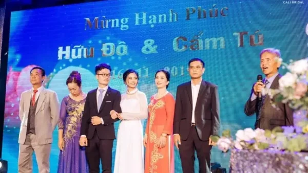 Tổng Hợp 20+ Mẫu Bài Phát Biểu Đám Cưới Tại Nhà Hàng Theo Vai Trò: Ngắn Gọn, Cảm Động, Dễ Thuộc