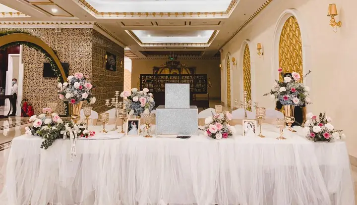 Tổng Hợp 30+ Mẫu Bàn Đón Khách Tiệc Cưới (bàn Gallery) Đẹp, Sang Trọng Xu Hướng 2025