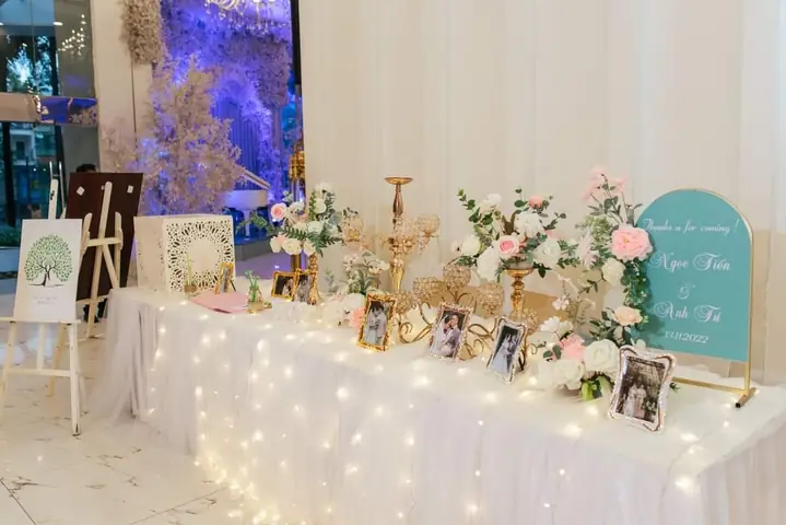 Bàn Lễ Tân Tiệc Cưới (bàn Gallery) Là Gì? Ý Nghĩa, Cách Bài Trí Đúng Chuẩn & Top Mẫu Đẹp Nhất