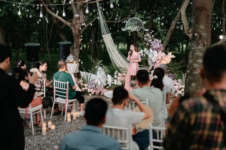 Tư Vấn Chọn Thuê Ban Nhạc Tiệc Cưới: So Sánh Loại Hình, Bảng Giá & Kinh Nghiệm Chọn Đúng Chuẩn