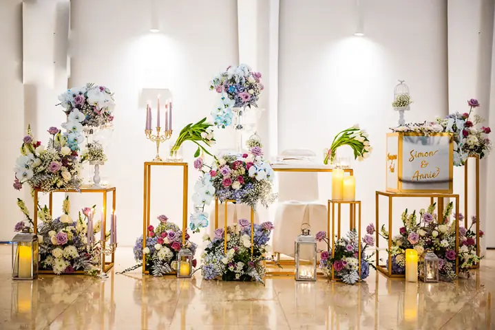 Tổng Hợp Mẫu Bàn Tiệc Cưới Sang Trọng Mới Nhất: Kiểu Dáng, Phong Cách Trang Trí & Tiêu Chí Chọn Mua Chuẩn
