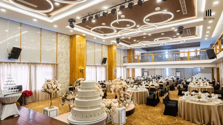 Tổng Hợp Bảng Giá Nhà Hàng Tiệc Cưới Đà Nẵng 2024 - 2025: Chi Tiết Theo Phân Khúc & Top Địa Điểm Uy Tín