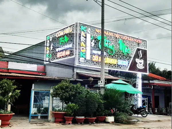Tổng Hợp 70+ Mẫu Bảng Hiệu Nhà Hàng Tiệc Cưới Đẹp, Sang Trọng Theo Phong Cách & Chất Liệu Mới Nhất