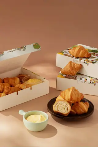 Top 10+ Loại Bánh Ngọt Đãi Tiệc Cưới Đẹp, Sang Trọng: Danh Sách Mẫu Hot, Xu Hướng & Bí Quyết Chọn Mua