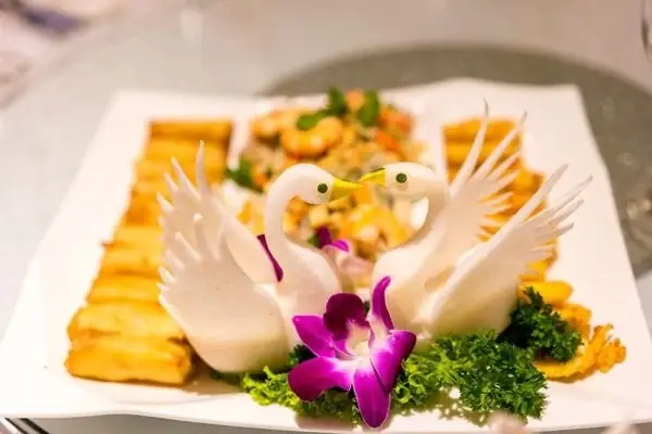 Bảng Giá Tiệc Cưới 2025 Chi Tiết Theo Từng Hạng Mục: Menu, Sảnh, Trang Trí & Mẹo Tối Ưu Ngân Sách