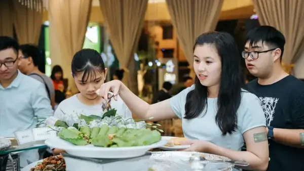 Top Nhà Hàng Tiệc Cưới Buffet Chay Phú Nhuận: Danh Sách Địa Chỉ Uy Tín, Thực Đơn 60+ Món & Giá Tham Khảo 2024