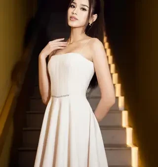 Tổng Hợp 50+ Cách Tạo Dáng Chụp Ảnh Đi Tiệc Cưới Đẹp, Tự Nhiên Cho Nam, Nữ, Cặp Đôi Và Nhóm Bạn