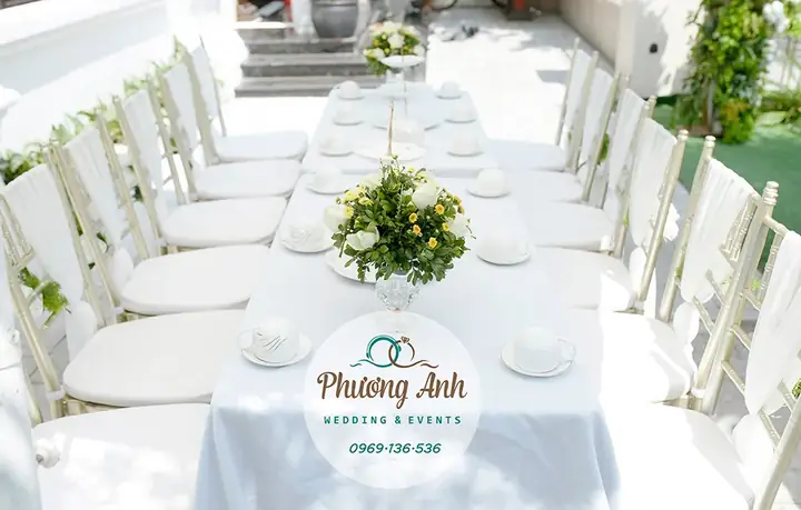 Cách Cắm Hoa Bàn Tiệc Cưới Đẹp, Đơn Giản Và Bền: Hướng Dẫn Từng Bước Cho Đám Cưới