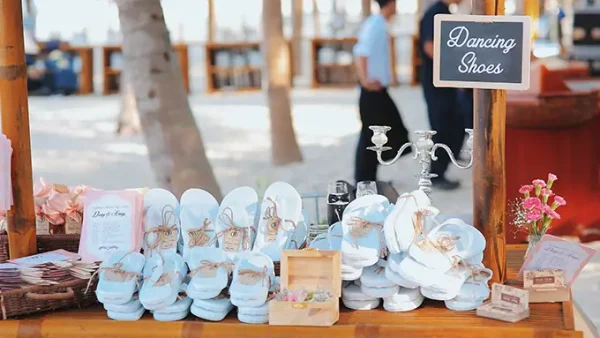 Tìm Hiểu Chi Phí Tổ Chức Tiệc Cưới Bãi Biển: Bảng Giá, Yếu Tố Ảnh Hưởng Và Lựa Chọn Địa Điểm