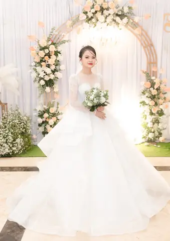 So Sánh Dịch Vụ Chụp Ảnh Tiệc Cưới: Truyền Thống Vs Phóng Sự, Báo Giá Gói Trọn Gói & Bí Quyết Chọn Thợ Uy Tín