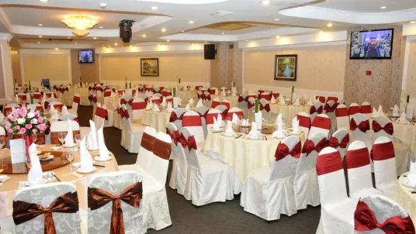 TOP 20+ Nhà Hàng Tiệc Cưới TPHCM Đẹp, Sang Trọng, Nổi Tiếng Để Chọn Tổ Chức Đám Cưới Hoàn Hảo