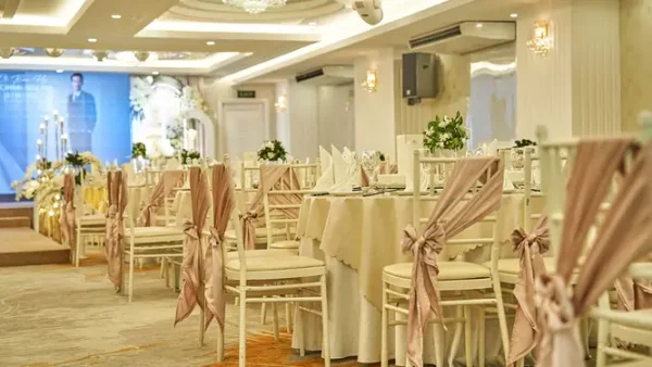 Đặt Tiệc Cưới Cho Cặp Đôi: Chọn Địa Điểm, Gói Trọn Gói Và So Sánh Chi Phí