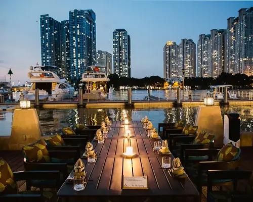 Top 12+ Địa Điểm Tổ Chức Tiệc Cưới Ngoài Trời Đẹp, Lãng Mạn Tại TP.HCM 2025