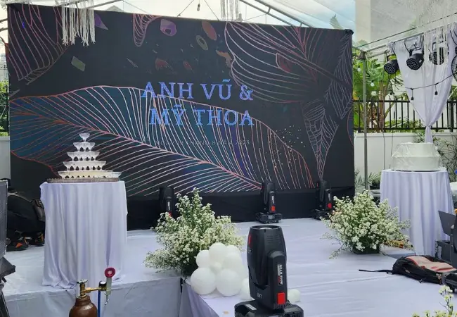 Hướng Dẫn Chọn Dịch Vụ Tiệc Cưới Tại Nhà Trọn Gói: So Sánh Giá, Thực Đơn & 5 Tiêu Chí Quan Trọng