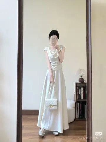 Gợi Ý 100+ Outfit Đi Tiệc Cưới Đẹp, Sang Trọng Cho Nam & Nữ Năm 2025