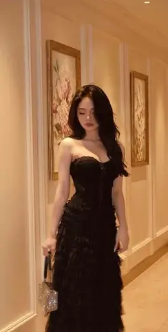 Gợi Ý 100+ Outfit Đi Tiệc Cưới Đẹp, Sang Trọng Cho Nam & Nữ Năm 2025