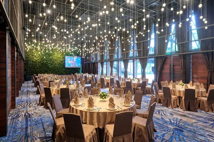 Bảng Giá Bàn Tiệc Cưới Gem Center 2024 - 2025: Chi Tiết Chi Phí Trọn Gói, So Sánh Sảnh & Bí Quyết Tiết Kiệm