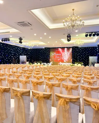Bảng Giá Bàn Tiệc Cưới Queen Plaza 2025: Chi Tiết Thực Đơn Kỳ Hòa & Gói Ưu Đãi Tân Bình
