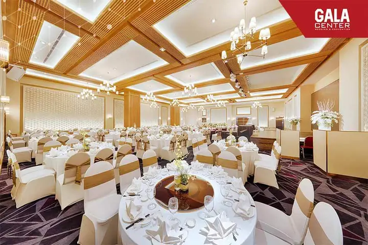 Review Chi Tiết Tiệc Cưới Intercontinental Sài Gòn: Giá Gói, Sảnh, Thực Đơn, Trang Trí & Đánh Giá Thực Tế 2025