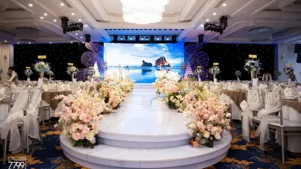 Nhà Hàng Tiệc Cưới 4U Đà Nẵng: Tổng Hợp Các Sảnh Tiệc For You Palace & Luxury, Menu, Giá & Kinh Nghiệm Đặt Tiệc