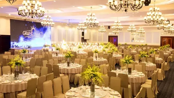 Top 10+ Nhà Hàng Tiệc Cưới Gia Lai (pleiku) Sang Trọng, Đẹp Nhất 2025: Bảng Giá, Menu & Kinh Nghiệm Chọn