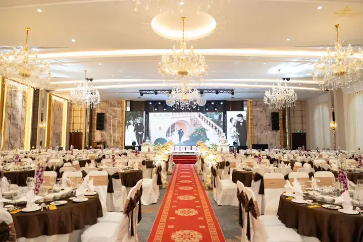 Khám Phá Các Địa Điểm Nhà Hàng Tiệc Cưới Golden Palace Cho Đôi Cặp