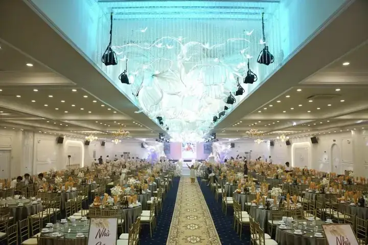 Khám Phá Các Địa Điểm Nhà Hàng Tiệc Cưới Golden Palace Cho Đôi Cặp