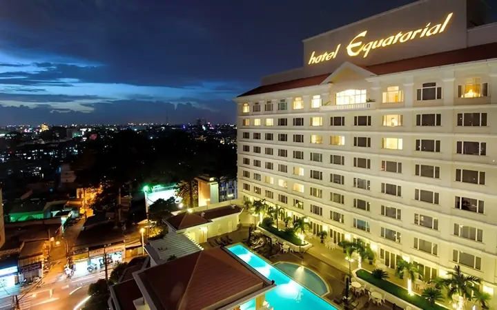 Tìm Địa Chỉ Nhà Hàng Tiệc Cưới Hoa Hồng Tại Huế Và TP.HCM