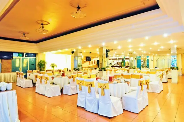 Tìm Địa Chỉ Nhà Hàng Tiệc Cưới Hoa Hồng Tại Huế Và TP.HCM