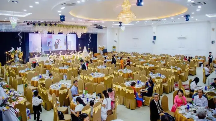 Đánh Giá Chi Tiết Nhà Hàng Tiệc Cưới Hưng Gia Trần Đà Nẵng: Sảnh Tiệc, Thực Đơn, Giá & Địa Chỉ