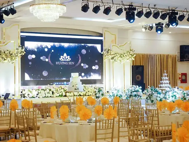 Tổng Hợp Địa Chỉ Các Cơ Sở Nhà Hàng Tiệc Cưới Hương Sen: Không Gian, Thực Đơn & Giá Cập Nhật