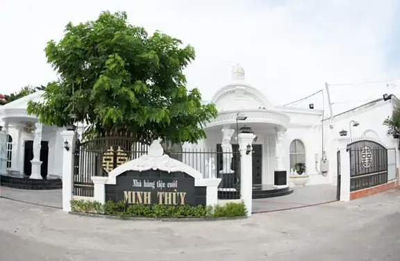 Nhà Hàng Tiệc Cưới Minh Thùy Thủ Đức: Review Chi Tiết Giá Cả, Menu, Sảnh Tiệc & Quy Trình Đặt Tiệc