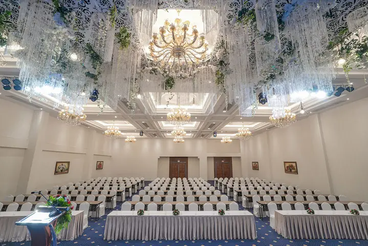Đánh Giá Nhà Hàng Tiệc Cưới Tân Sơn Nhất Pavillon: Chọn Sảnh Phù Hợp