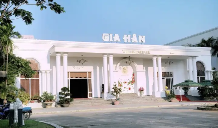 Tìm Hiểu Nhà Hàng Tiệc Cưới Phì Lũ Đà Nẵng: Địa Chỉ, Không Gian Và Chính Sách Booking Tìm Hiểu Nhà Hàng Tiệc Cưới Phì Lũ Đà Nẵng: Địa Chỉ, Không Gian Và Chính Sách Booking