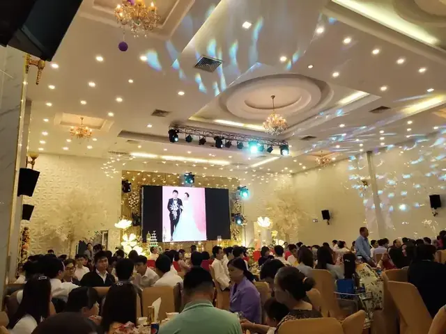 Nhà Hàng Tiệc Cưới Vạn Phúc: Danh Sách Chi Nhánh, Địa Chỉ, Thực Đơn & Giá Tiệc Cưới 2024