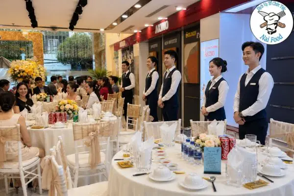 Top Việc Làm Nhân Viên Phục Vụ Tiệc Cưới Thứ 7, Chủ Nhật: Lương Cao, Linh Hoạt, Phù Hợp Sinh Viên