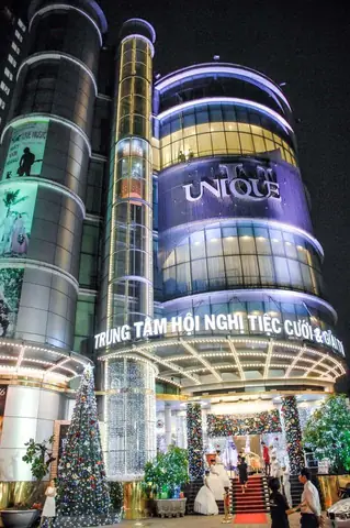 Chọn Tiệc Cưới Unique Ở TP.HCM: Tiêu Chí Sức Chứa, Menu, Dịch Vụ Và Chi Phí Cho Cặp Đôi