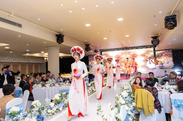 Tổng Hợp Địa Điểm Tổ Chức Tiệc Cưới Vạn Hoa Cho Cặp Đôi Tại Hà Nội