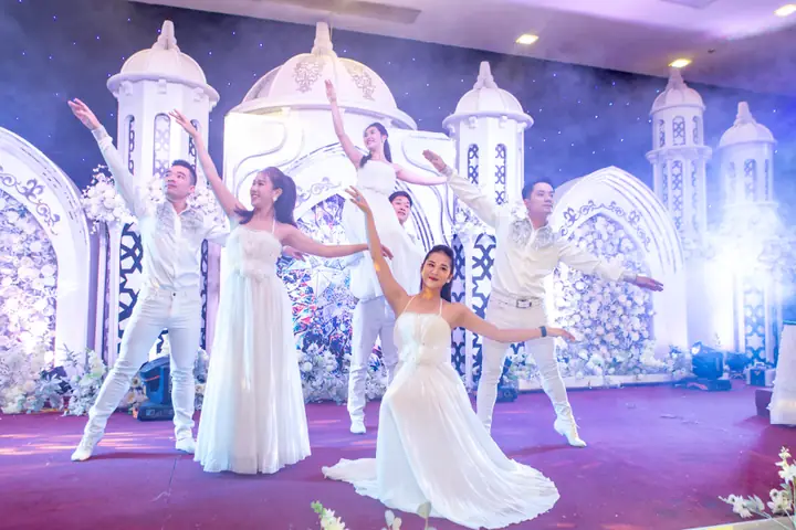 Tổng Hợp Địa Điểm Tổ Chức Tiệc Cưới Vạn Hoa Cho Cặp Đôi Tại Hà Nội
