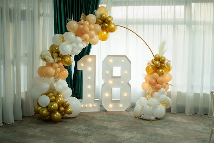 10 Mẫu Trang Trí Tiệc Cưới Bằng Bong Bóng (bóng Bay) Đẹp Cho Cô Dâu Chú Rể