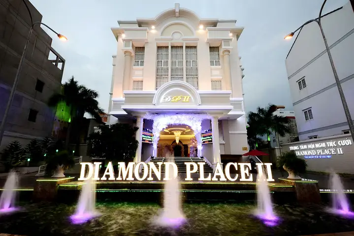 Tổng Hợp Thông Tin Trung Tâm Hội Nghị Tiệc Cưới Diamond Place: 2 Chi Nhánh, Sảnh Tiệc, Giá Cước & Thực Đơn