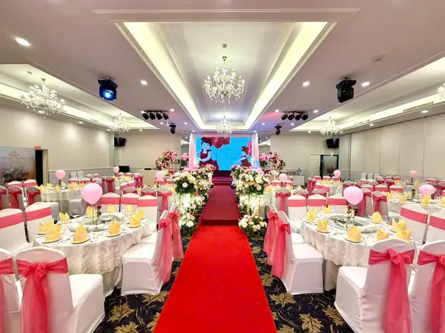 Trung Tâm Hội Nghị Tiệc Cưới Queen Ở Đâu? Danh Sách Địa Điểm Queen Plaza