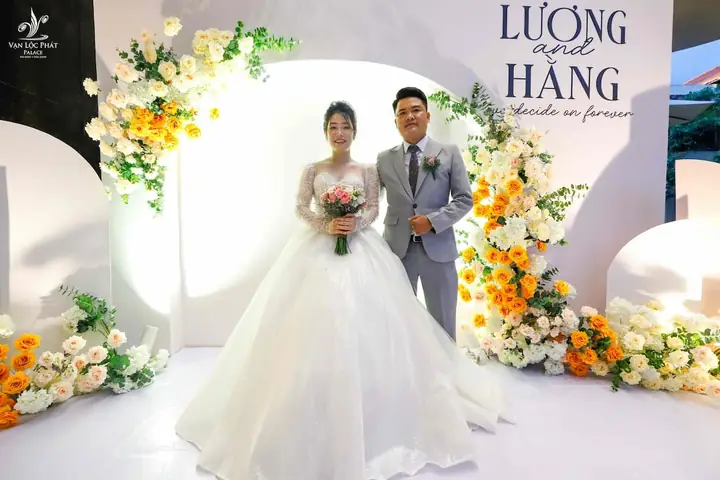 Địa Chỉ 2 Cơ Sở Trung Tâm Tiệc Cưới Forevermark Hà Nội: Review Chi Tiết Sảnh, Thực Đơn & Bảng Giá 2024