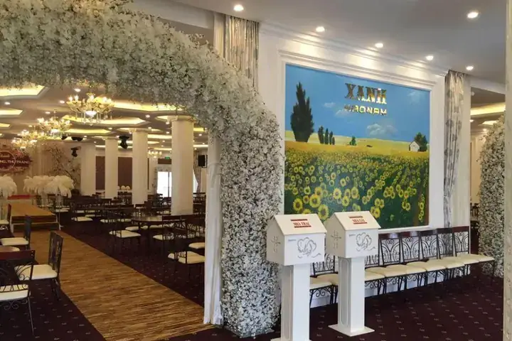 Chi Tiết Trung Tâm Tiệc Cưới Xanh Palace Hào Nam: Sảnh, Menu, Giá & Dịch Vụ Trọn Gói 2024