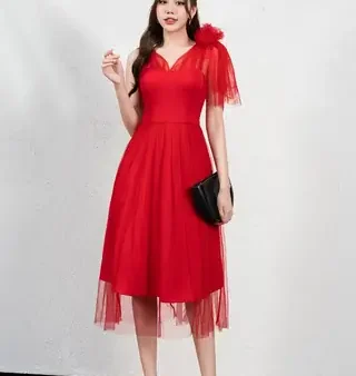 Top 10+ Mẫu Váy Đỏ Dự Tiệc Cưới Sang Trọng, Nổi Bật Cho Chị Em