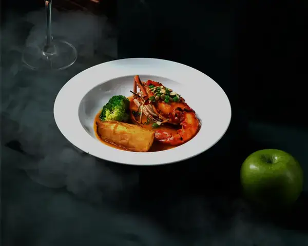 Nhận Bảng Giá Tiệc Cưới White Palace Phạm Văn Đồng – Menu 420.000đ – Khuyến Mãi Đặt 10 Bàn Tặng 1 Bàn